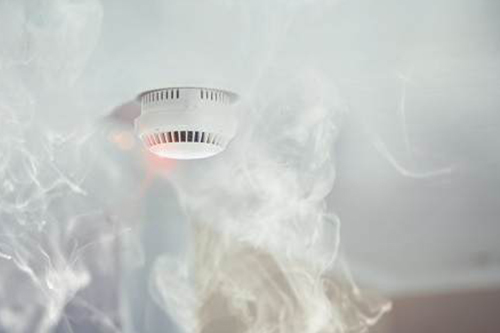 Eliminate frequent fire accidents, and smoke alarms become home fire weapons